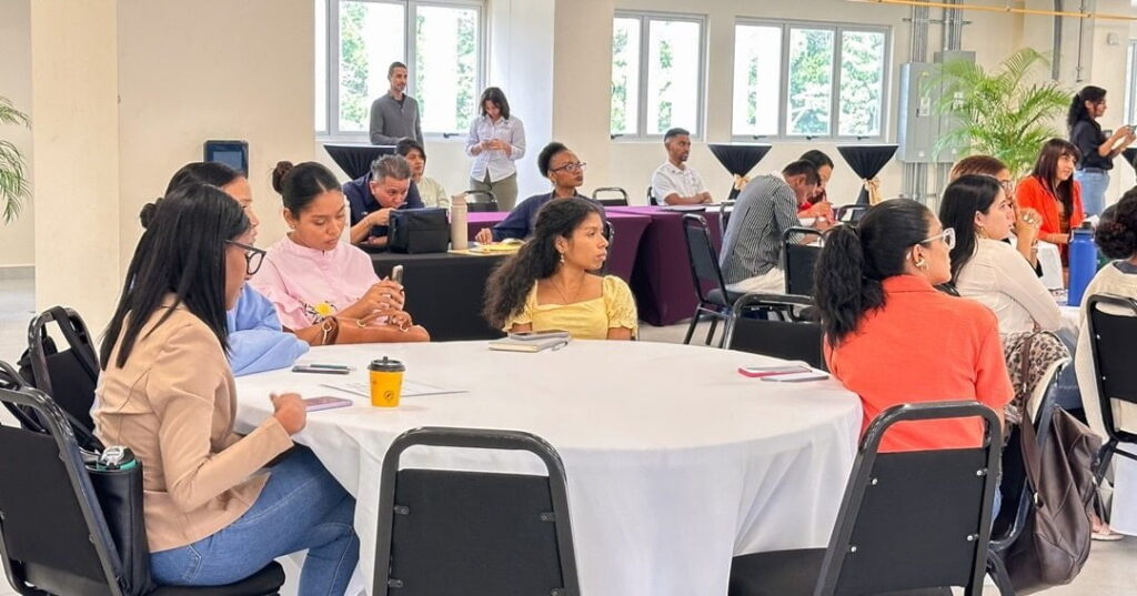 Se realiza encuentro sobre los derechos climáticos de los niños, adolescentes y jóvenes 1 cambio climático