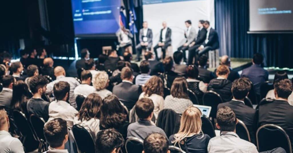 Diálogos por el futuro