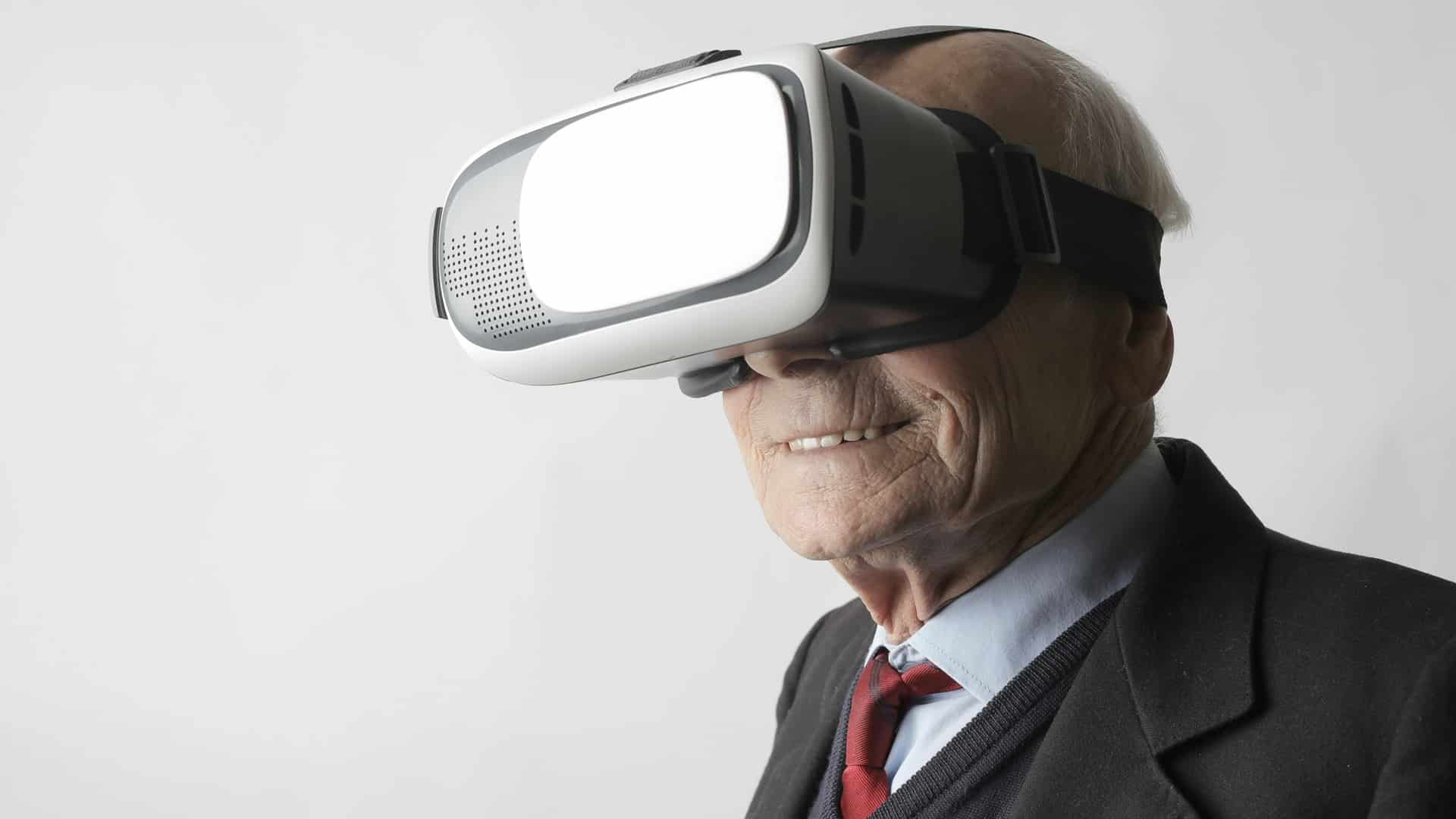 cuidados geriátricos con IA