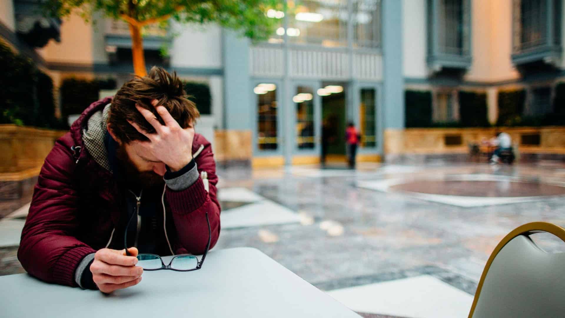 Control de la ansiedad generalizada: Cuando la preocupación no tiene origen  - ReachLink, image size:1920x1080