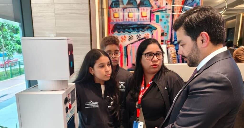 Equipo nacional de robótica