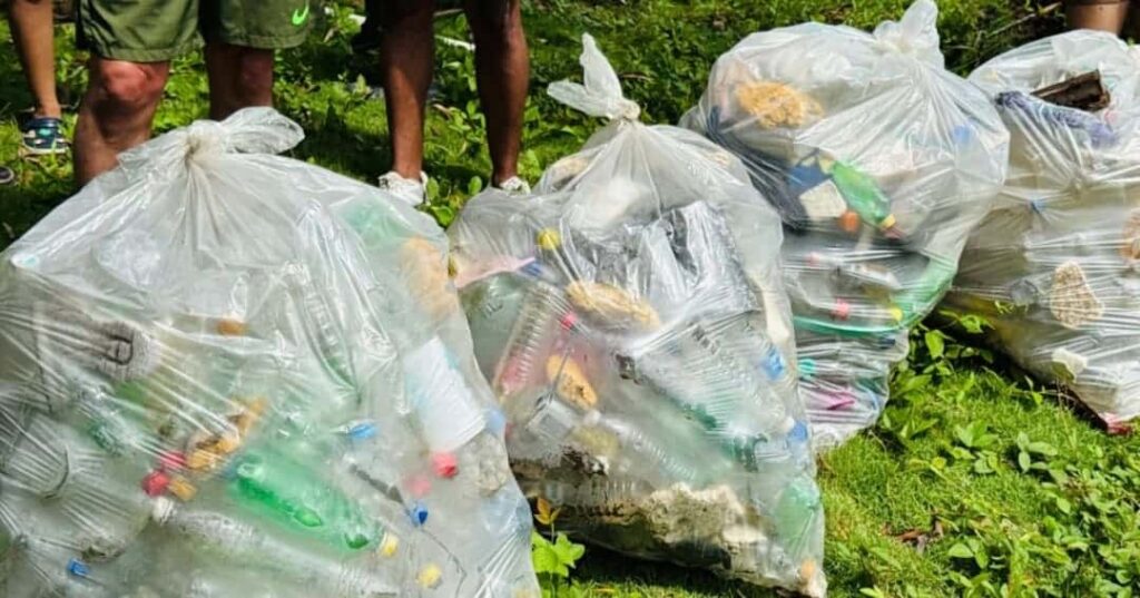 Plastico en areas protegidas 1 min