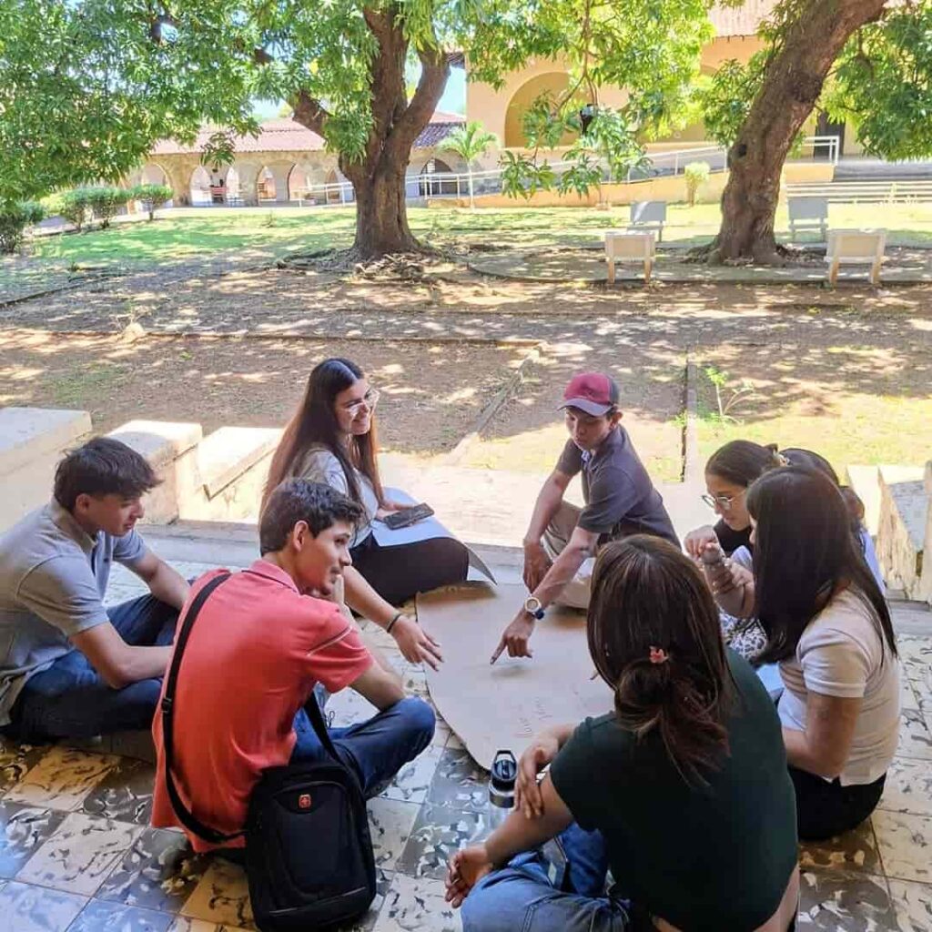 Campamento de liderazgo juvenil y participación ciudadana