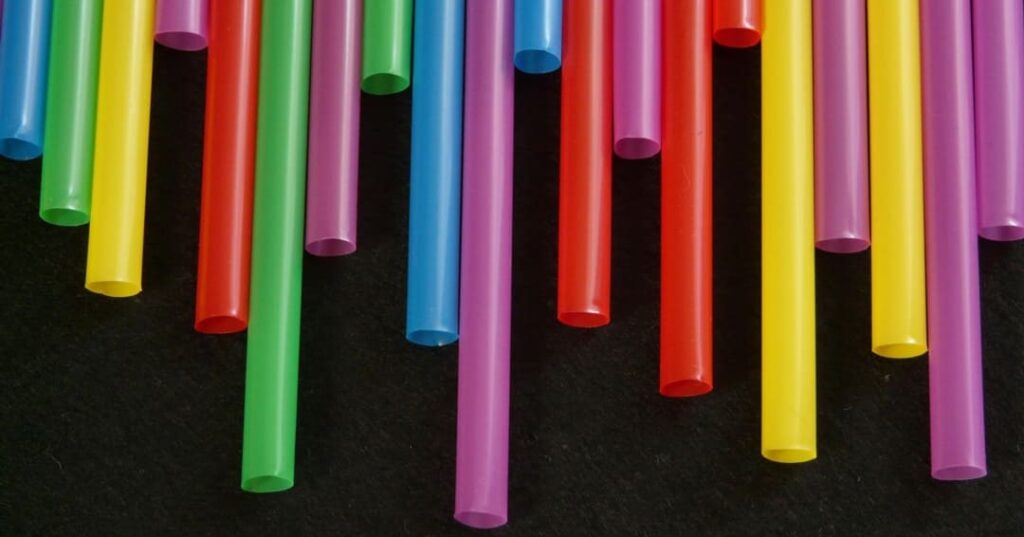 Chile prohíbe plásticos de un solo uso