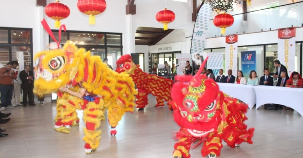 Comunidad china invita a recibir con los brazos abiertos el Año del Caballo de Fuego 5 Festival de la primavera