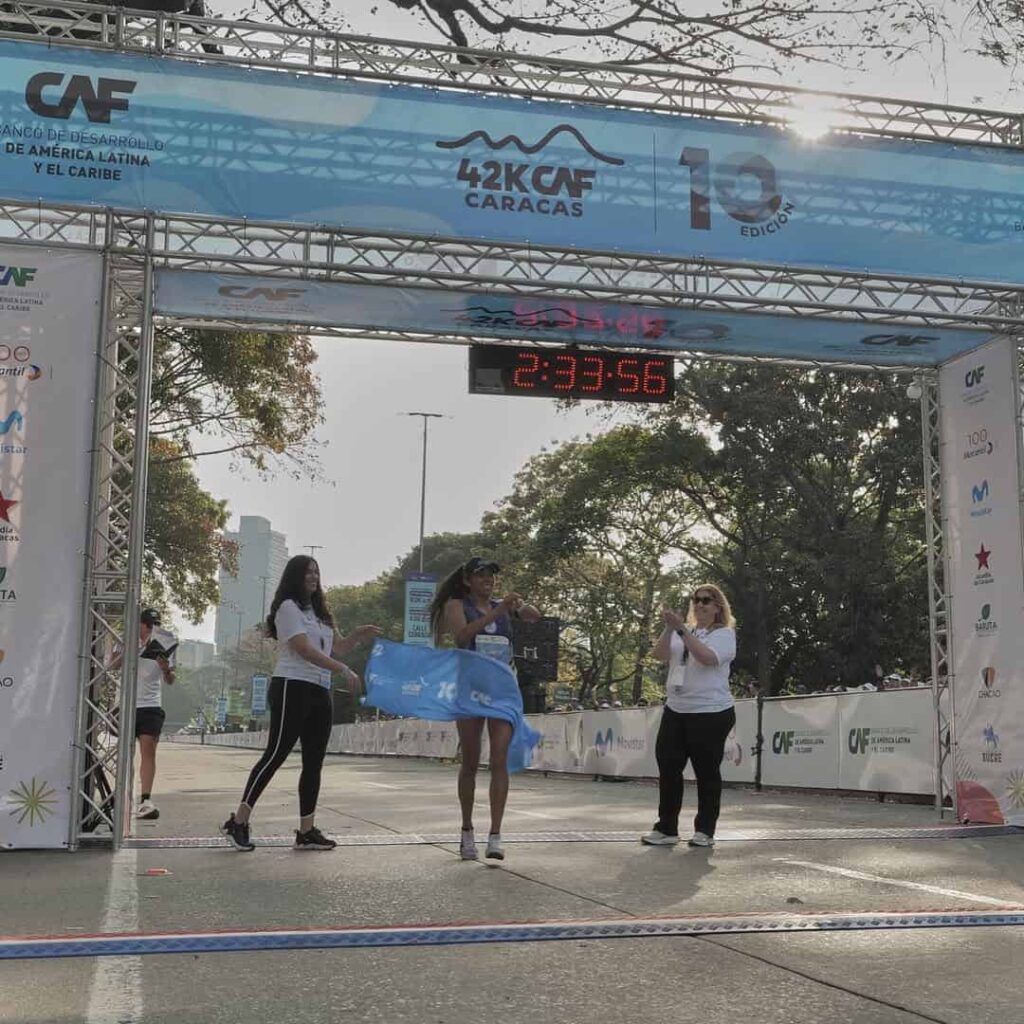 Jorge Castelblanco récord Maratón CAF 2026 Caracas