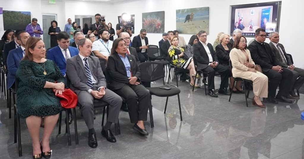 Panamá se une a LatamGPT