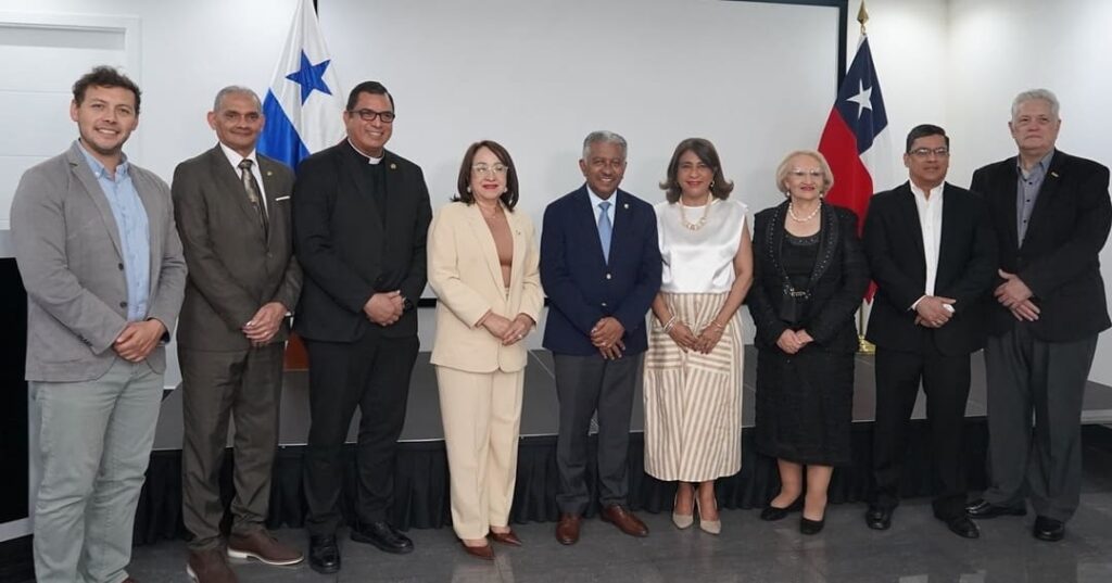 Panamá se une a LatamGPT
