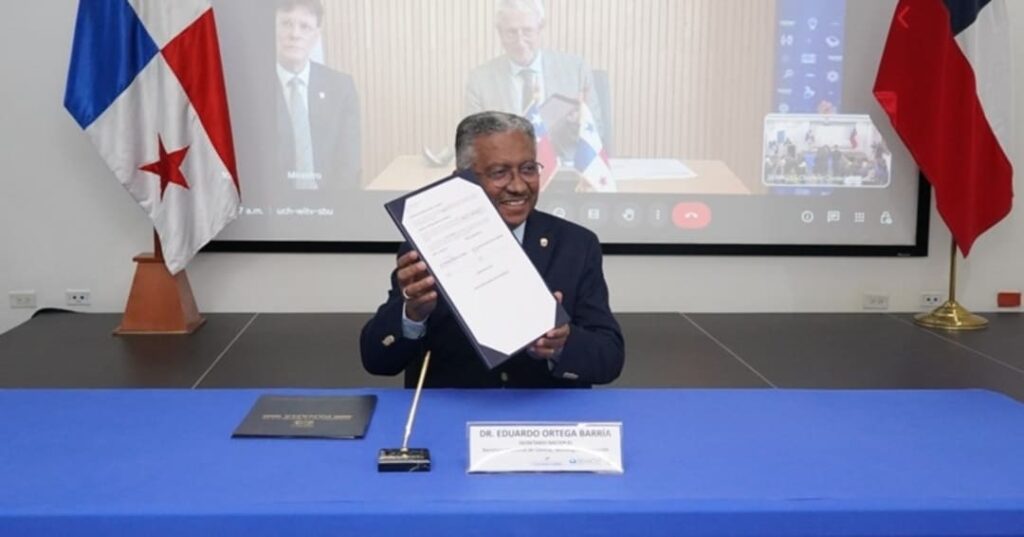 Panamá se une a LatamGPT