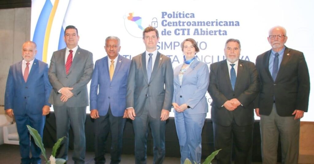 Desde Panamá se redefine una perspectiva más abierta e inclusiva en Ciencia, Tecnología e Innovación 5 Política regional de CTI abierta e inclusiva