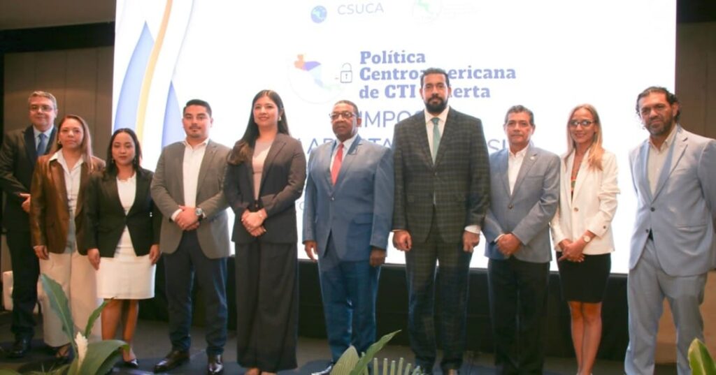 Desde Panamá se redefine una perspectiva más abierta e inclusiva en Ciencia, Tecnología e Innovación 1 Política regional de CTI abierta e inclusiva