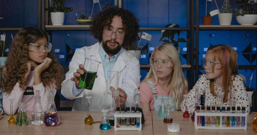 Por qué invertir en STEM para niñas también es una decisión estratégica para las empresas 1 STEM para niñas