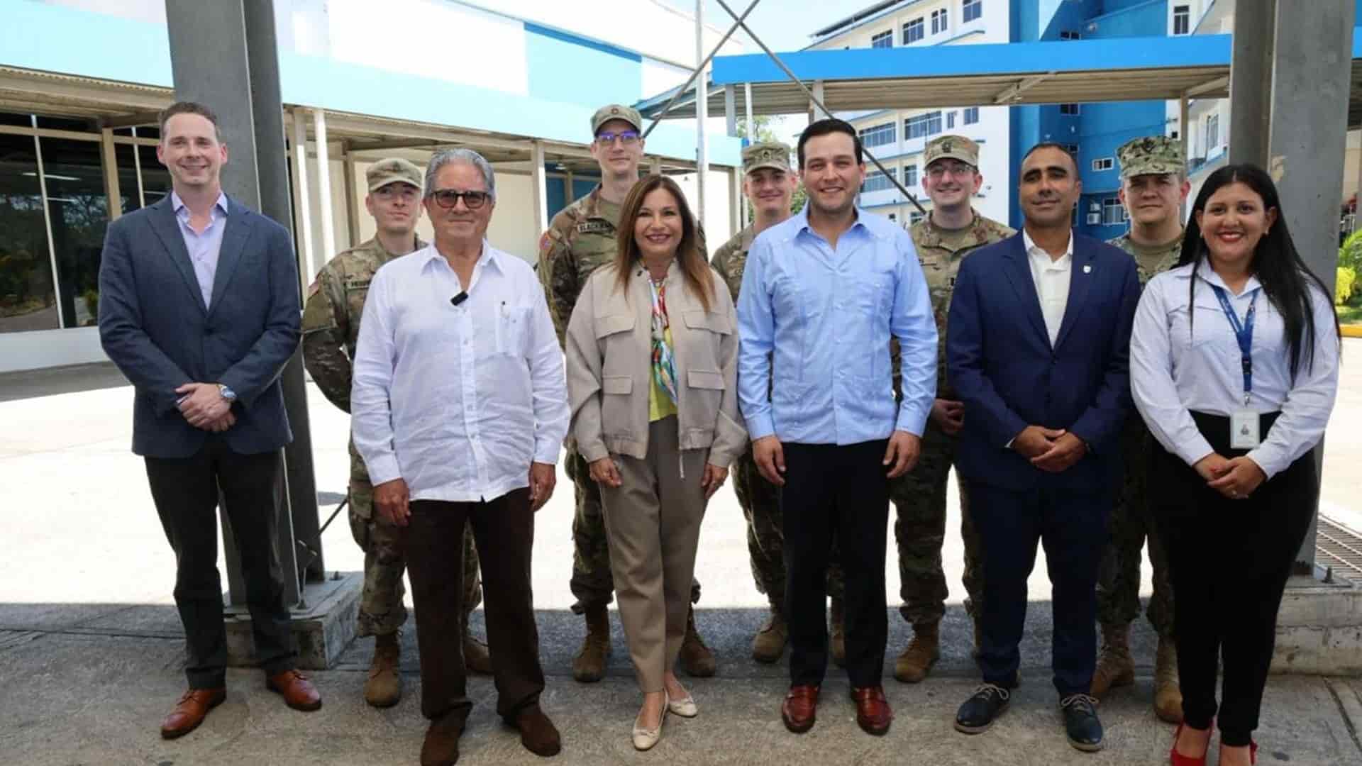 Misión de cirugías de cataratas del Comando Sur