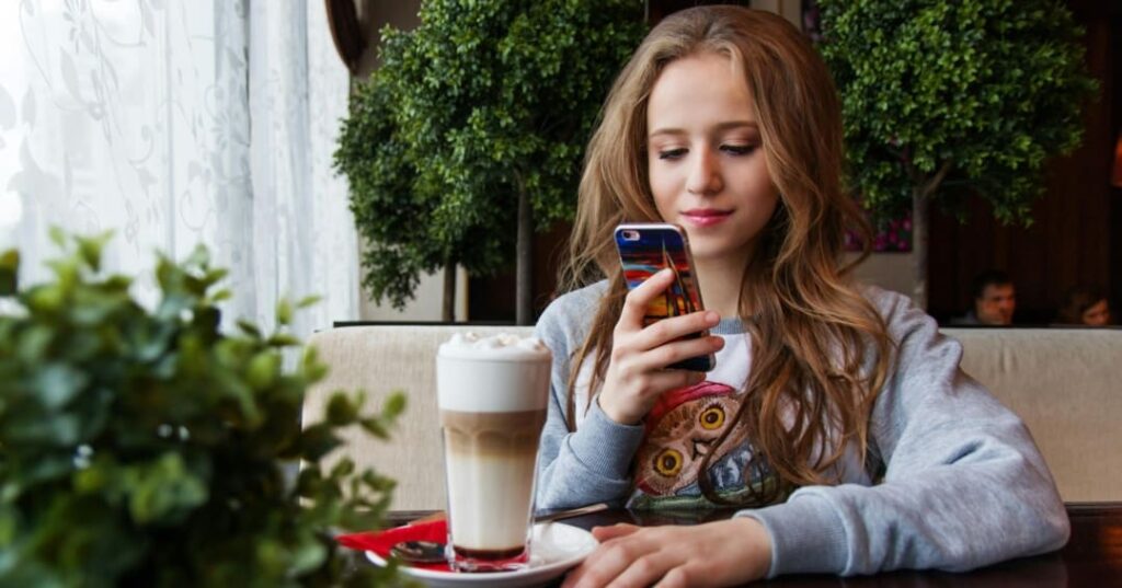 prohibición de redes sociales a menores