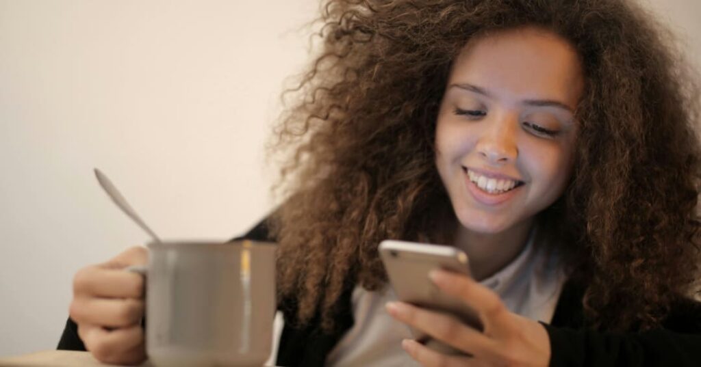 prohibición de redes sociales a menores