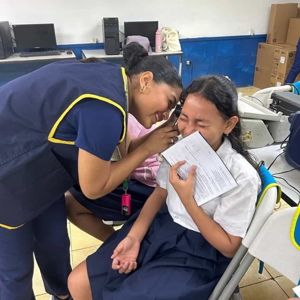 cuidado auditivo para niños en Panamá