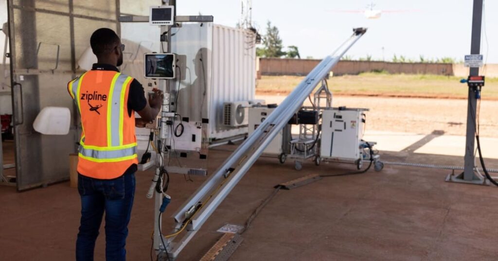 drones de entrega de medicamentos en zonas rurales de Ghana