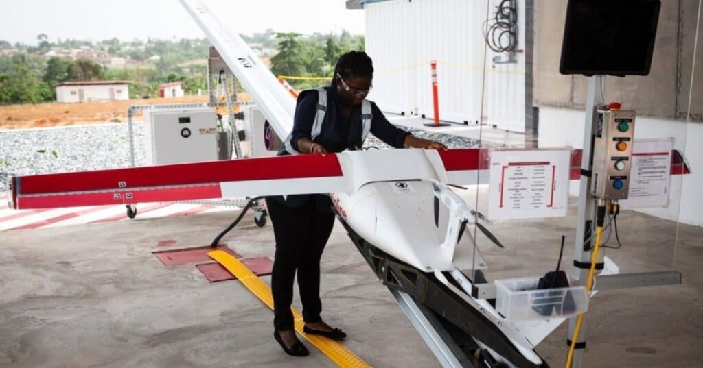 drones de entrega de medicamentos en zonas rurales de Ghana