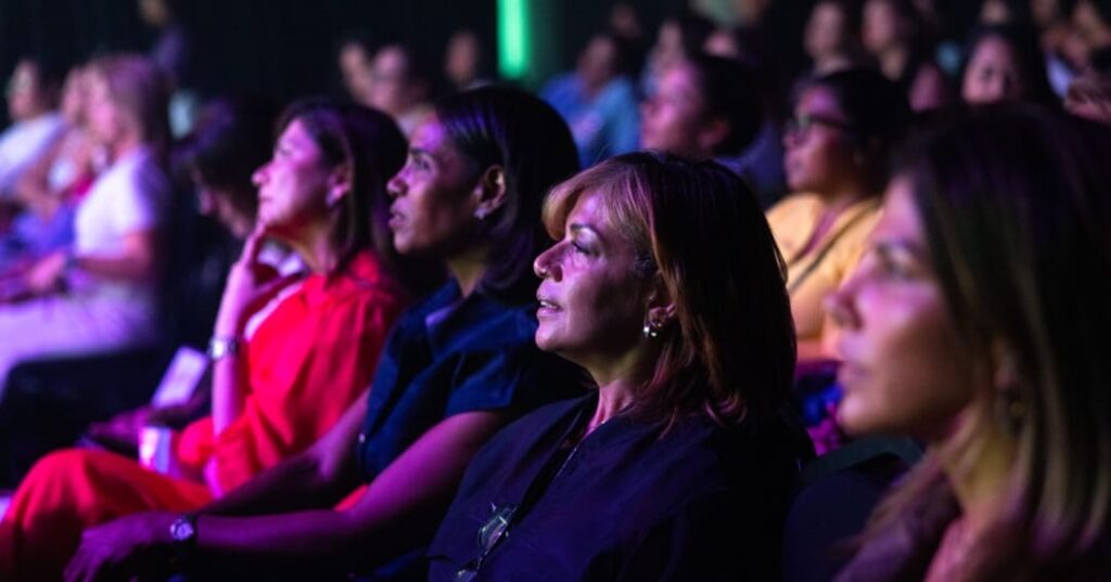 Las Mujeres Mágicas forman a las líderes que generan cambios profundos desde dentro 10 mujeres líderes que inspiran el cambio social