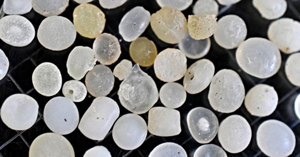 Costa Rica usa residuos plásticos para construir carreteras