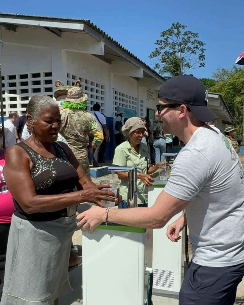 generador atmosférico de agua potable en isla Pedro González