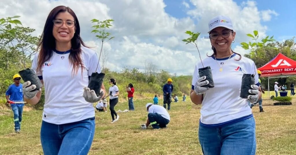 jornada de siembra en el Día de la Tierra