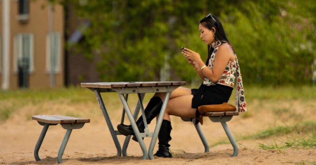 qué es el doomscrolling y cómo evitarlo