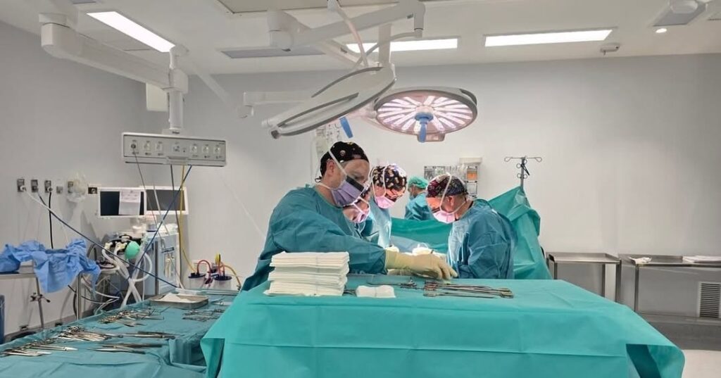 reconstrucción de vejiga en niños con extrofia vesical