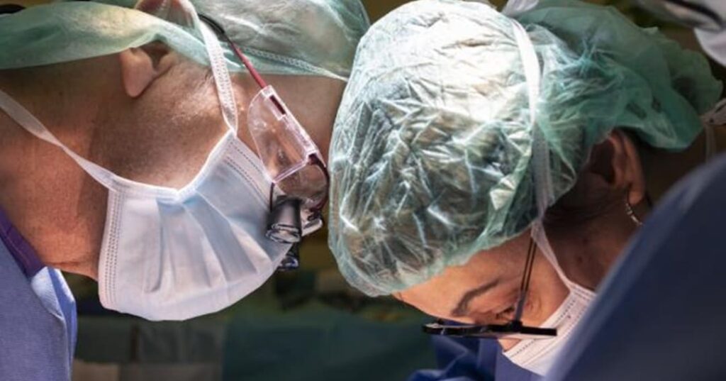 técnica pionera de doble bypass vascular