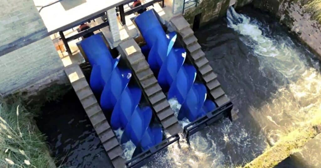 turbina de Arquímedes para generación eléctrica