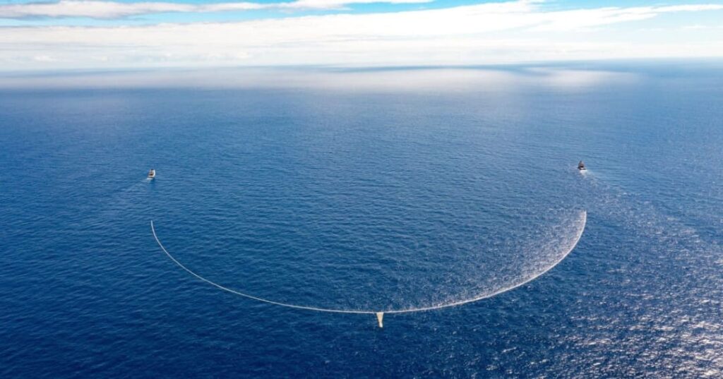 Así es la colosal labor de recolección de The Ocean Cleanup en las aguas del mundo 1 Plásticos de la Gran Mancha