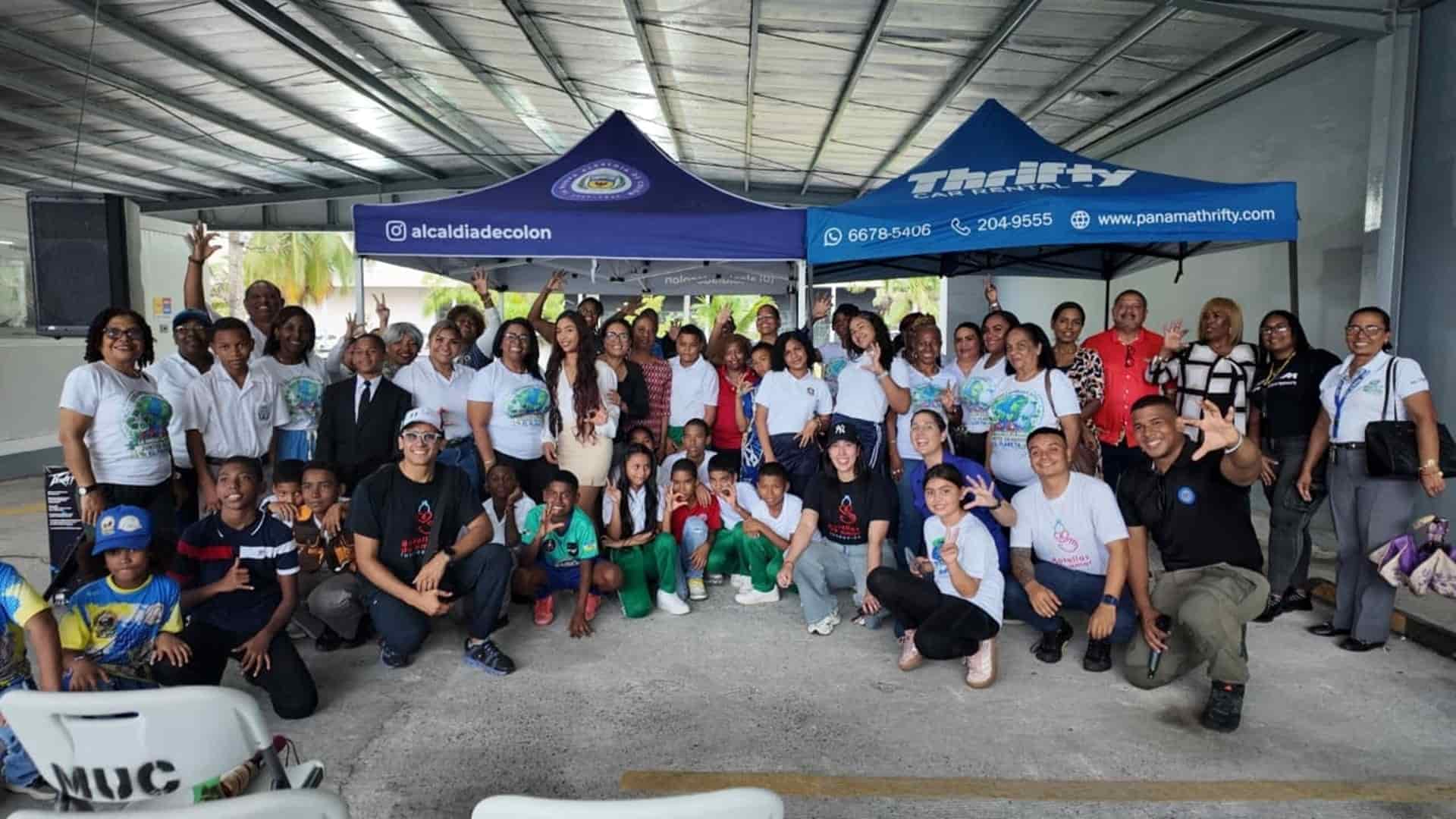 reciclaje de plástico transforma escuelas en Colón