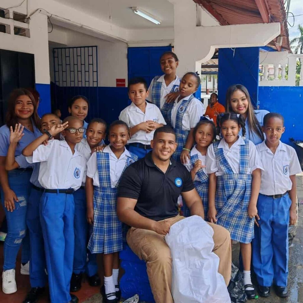 reciclaje de plástico transforma escuelas en Colón