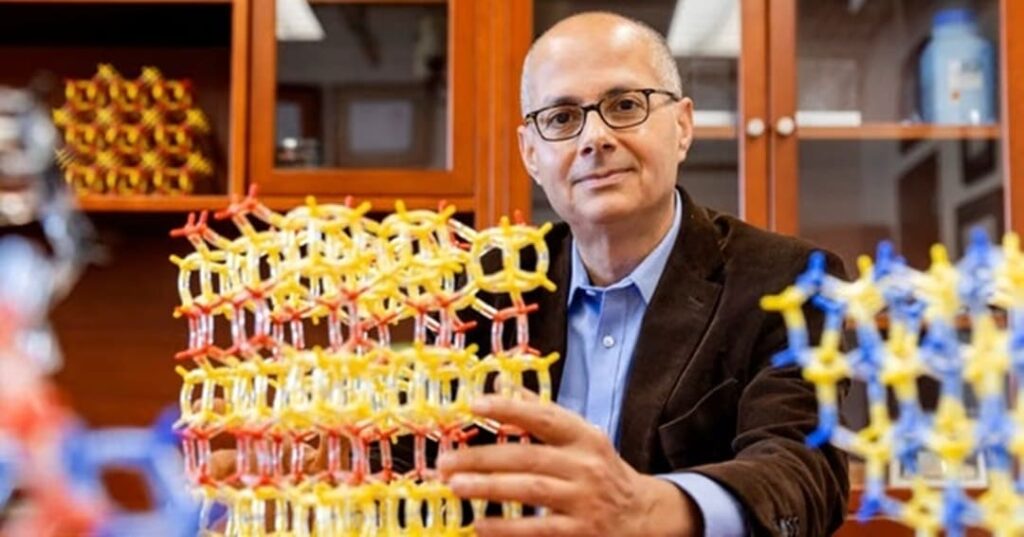 Nobel crea una máquina que extrae agua del aire