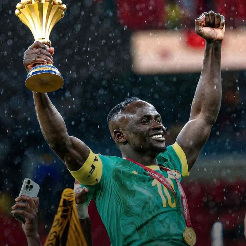 Sadio Mané transforma su pueblo natal Bambali