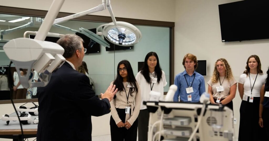 escuela de medicina Alice Walton