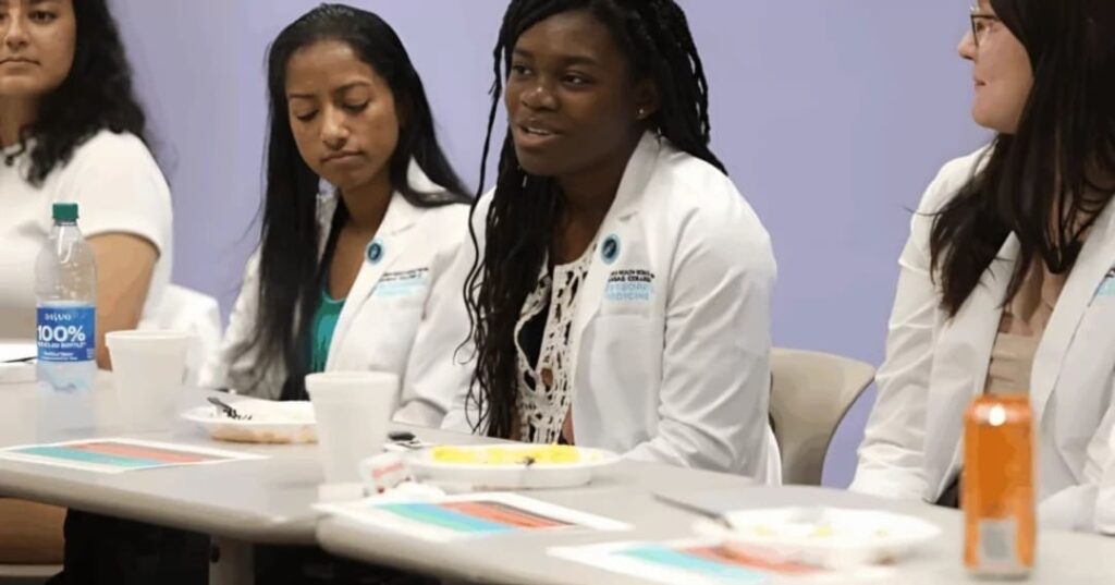 escuela de medicina Alice Walton