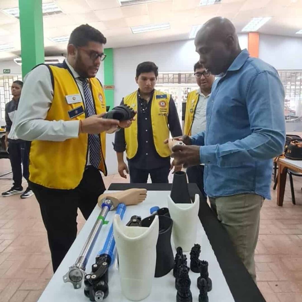 Panamá apuesta por prótesis 3D para devolver sonrisas 2 prótesis hecha con tecnología de impresión 3D
