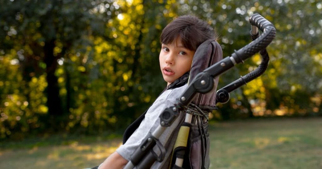 El robot que pone de pie a niños con atrofia muscular espinal 1 robot ayuda niños con atrofia muscular espinal