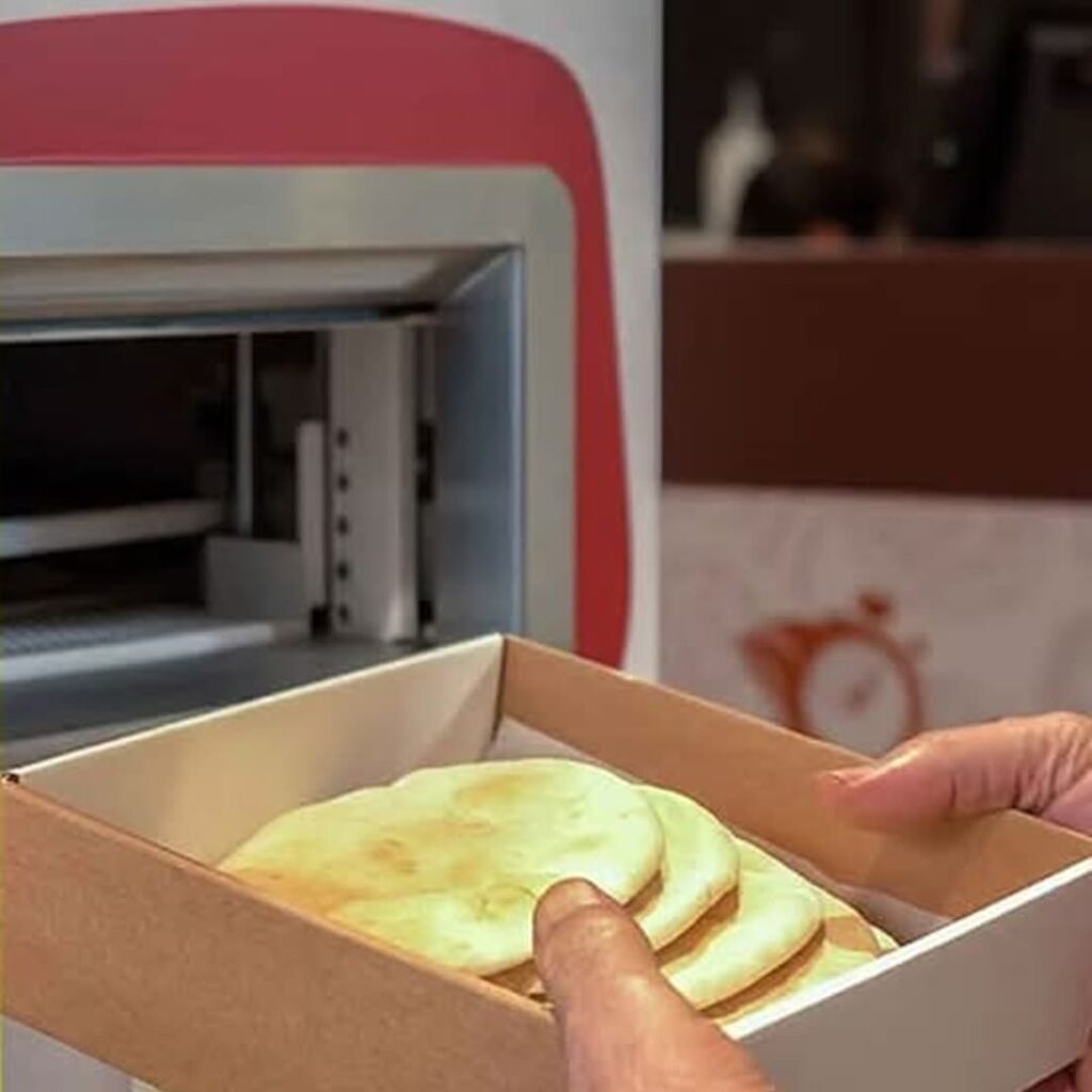 Dubai lanza máquinas expendedoras de pan recién horneado