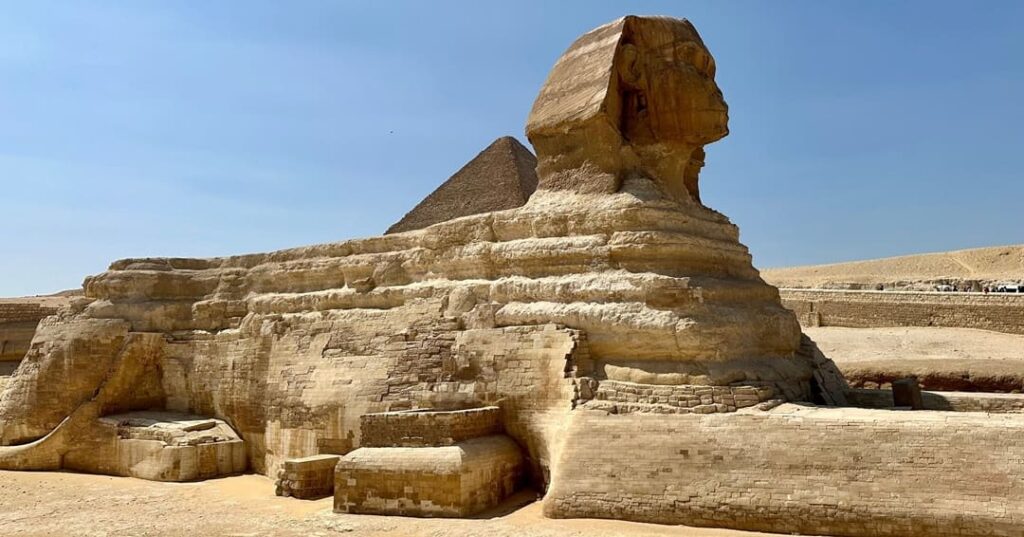 Egipto cambia camellos por buses eléctricos en las Pirámides de Guiza 4 Egipto reemplaza paseos en camello en las Pirámides de Guiza
