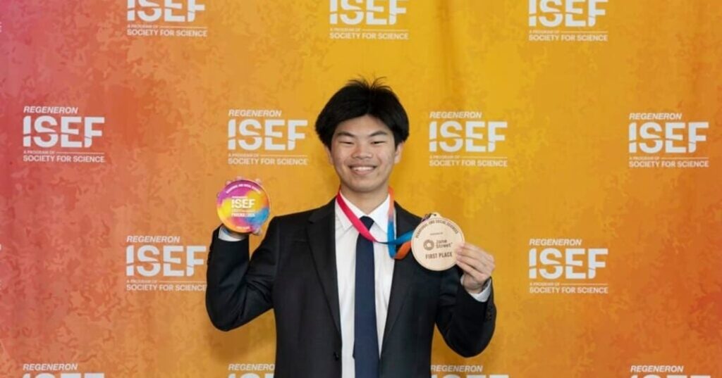 A sus 18 años inventó un semáforo que se adapta a la velocidad de cada peatón 5 Estudiante de secundaria inventa sistema de semáforo