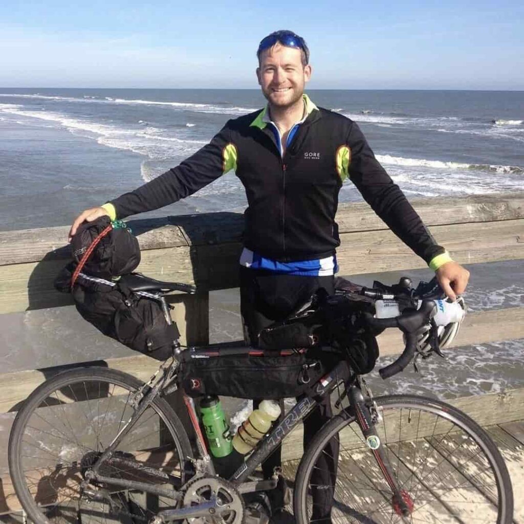 James Ketchell circunnavegó el planeta