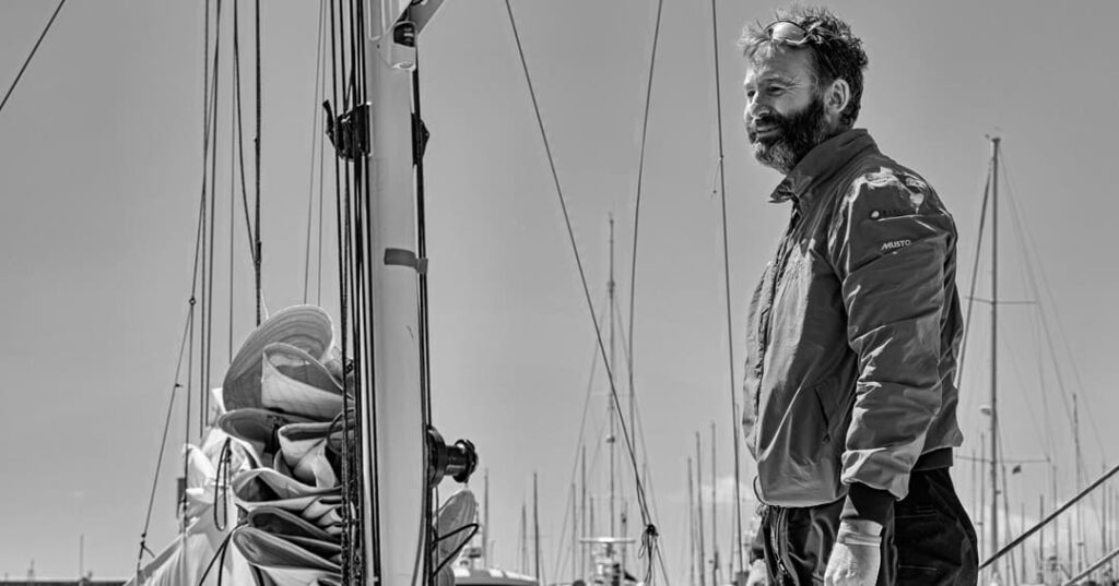 James Ketchell circunnavegó el planeta