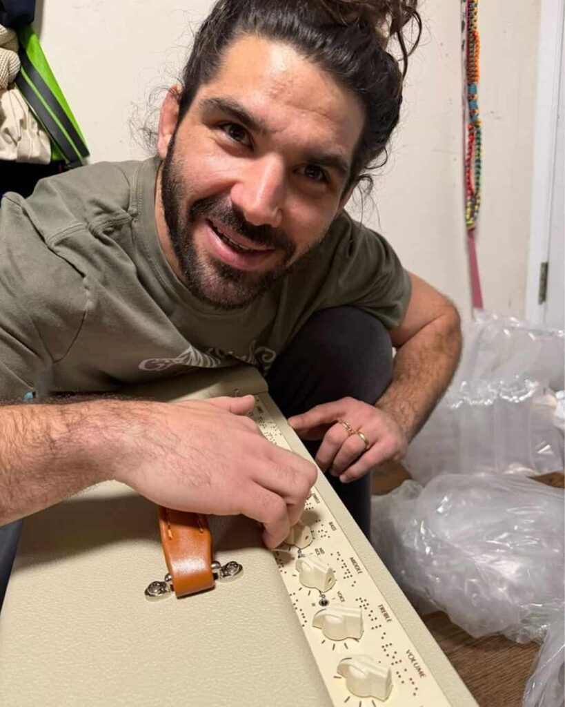 amplificador con braille que devuelve independencia