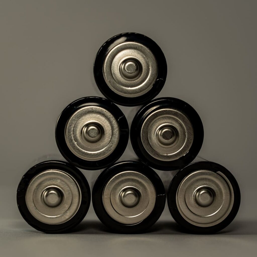 Crean baterías de zinc biodegradables que puedes enterrar en tu jardín 2 baterías de zinc biodegradables impresas en 3D