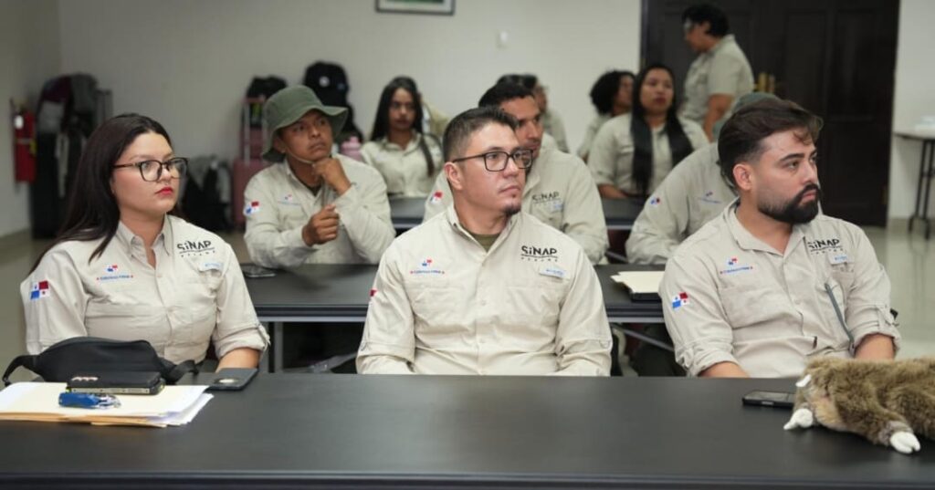 funcionarios de áreas protegidas de Panamá