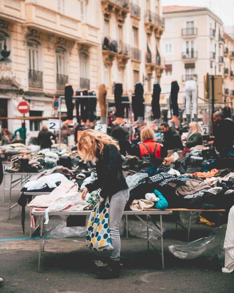prohibición de destruir ropa no vendida