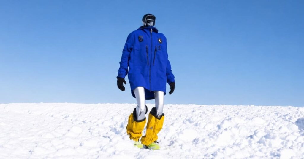 robot humanoide escala el volcán Chimborazo