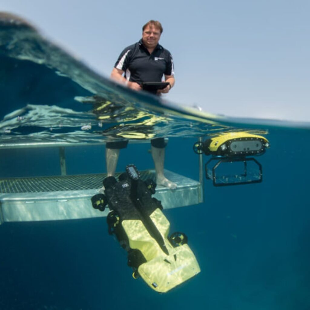Robots y viveros flotantes salvan la Gran Barrera de Coral 4 robots y viveros flotantes restauran corales bebé